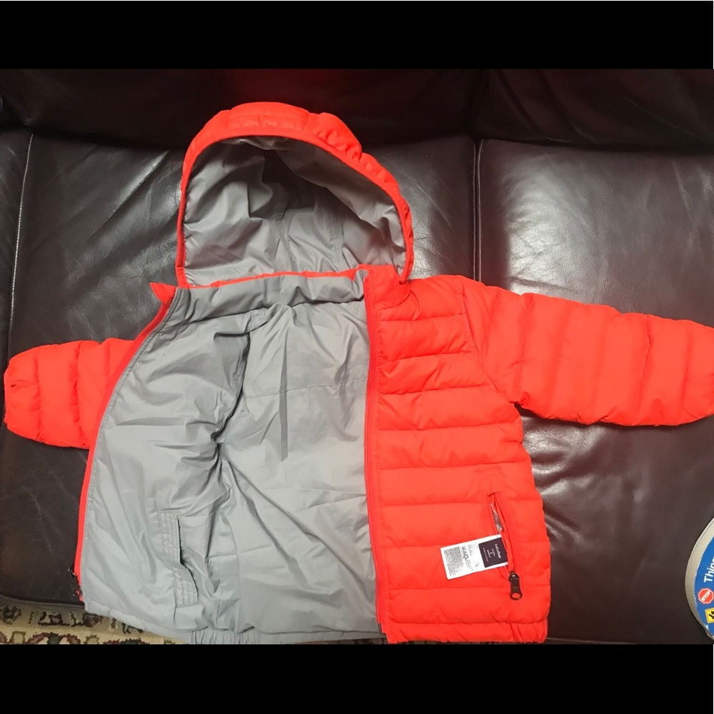 Baby Gap 2T reversible puffer jacket